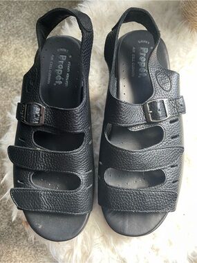 Propet Womans Leather Sandals in Sz 8 NWOB